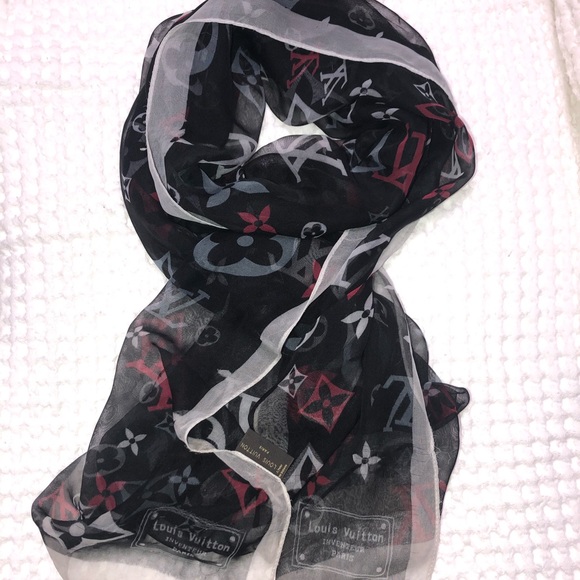 Louis Vuitton Accessories - Louis Vuitton scarf